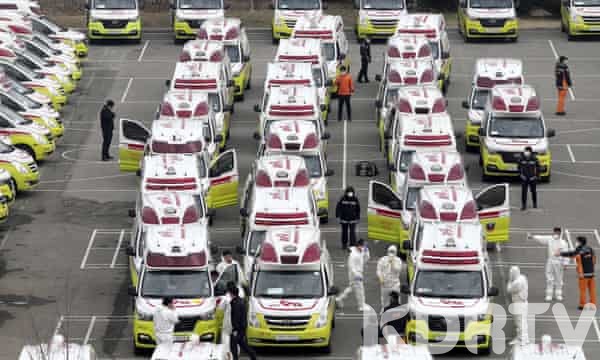 Police Ambulances in Italy line up to pick bodies from Hospitals in Italy